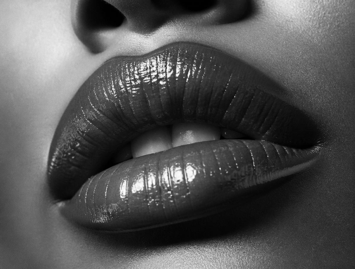 Lip macro